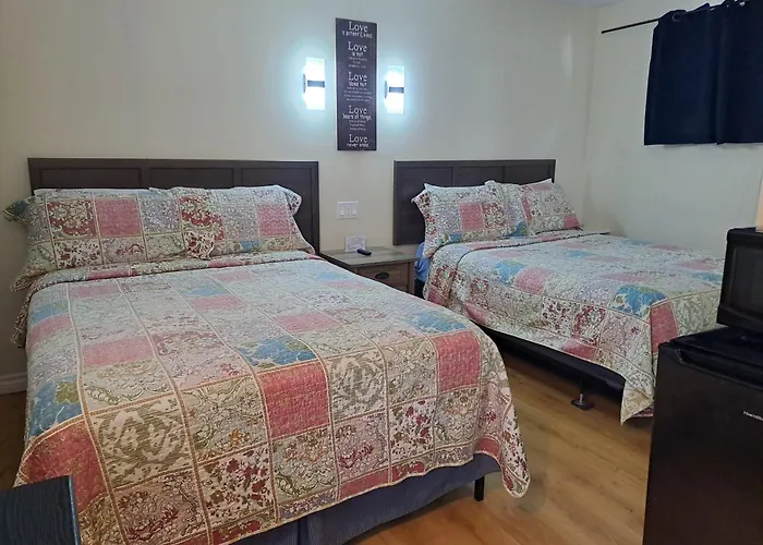 Three Island Motel