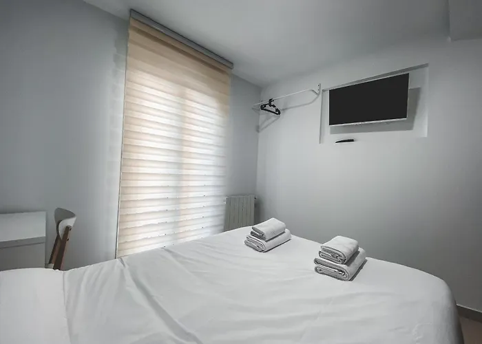 Casa San Juan - Habitaciones Privadas Logrono