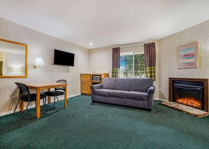 Super 8 By Wyndham Auburn