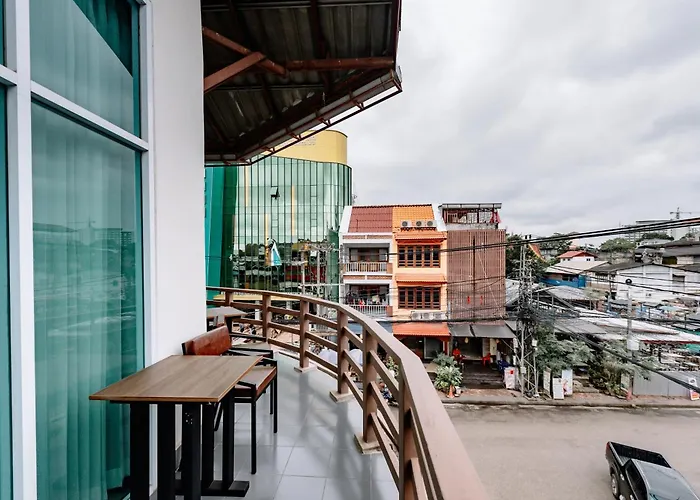 Red B Hostel, Cafe And Bar