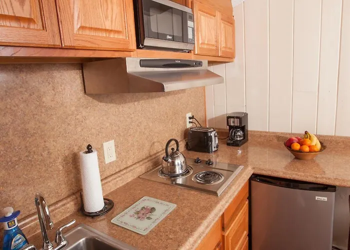 Knotty Pine Motel