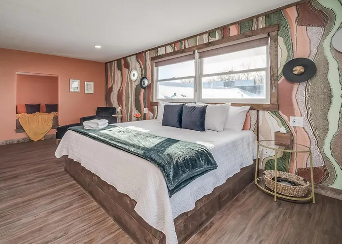 Boutique Hotel King, Queen & Kitchen Suites Easy Drive To Downtown