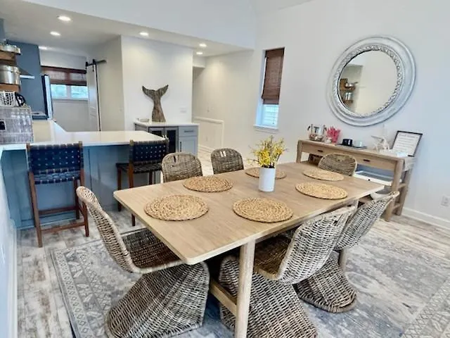 The Sandy Turtle-Beachfront-Pet Friendly