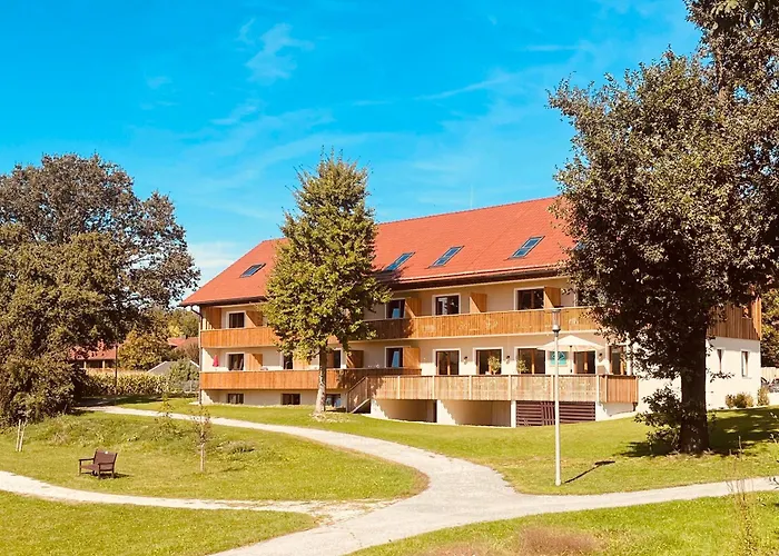 Chalet An der Brunnader-Ihr perfekter Rückzugsort in der Bayerischen Toskana-Überwiegend mit Klima-3Geh-Min zur Therme
