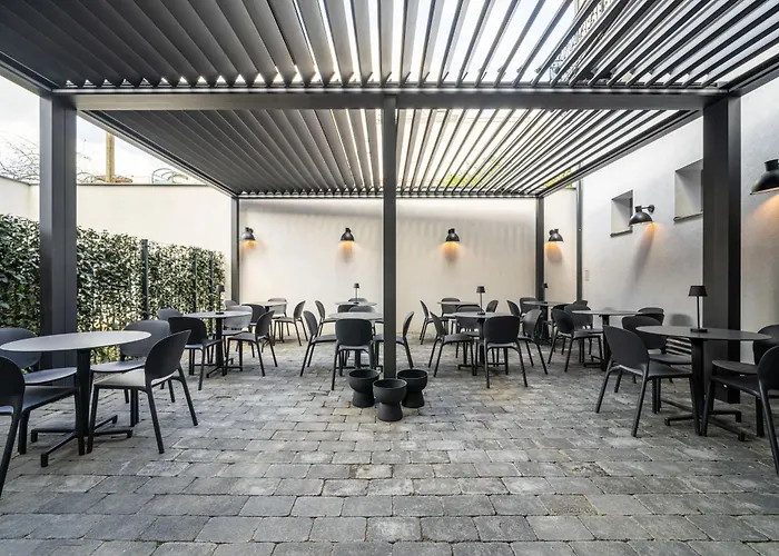 Urban Hotel
