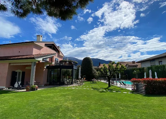 Villa Costantina With Heated Pool