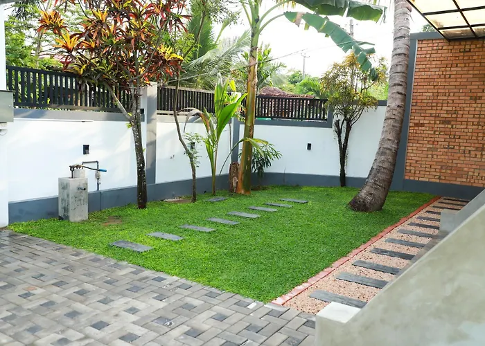 Airport Colombo Pocket Paradise