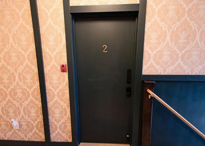 Speakeasy King Suite