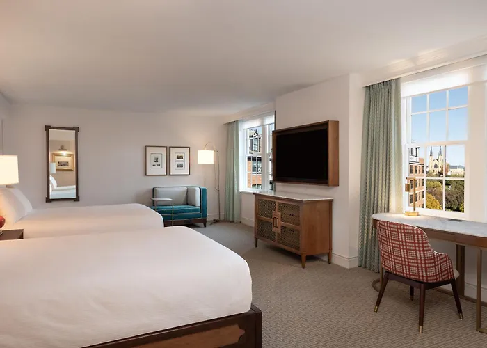 Hotel Roanoke & Conference Center, Curio Collection By Hilton