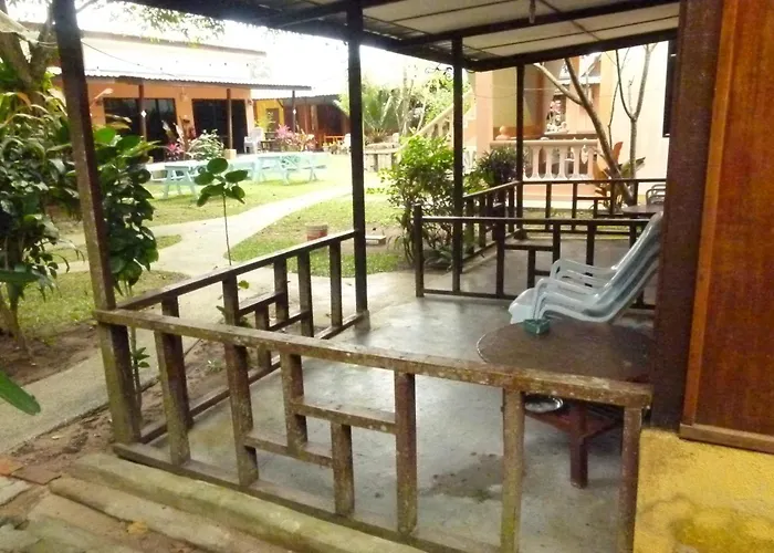 Cheers Garden Chalet