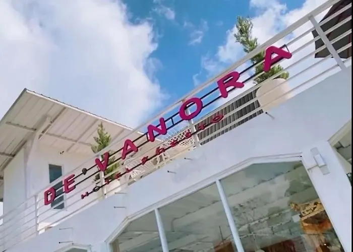 Devanora Hotel & Resto
