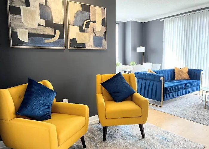Elegant King Suite Metro Dc
