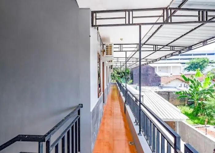 Reddoorz Near Jalan Slamet Riyadi Solo