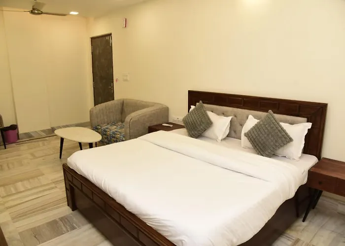 Holiday Out Hotel