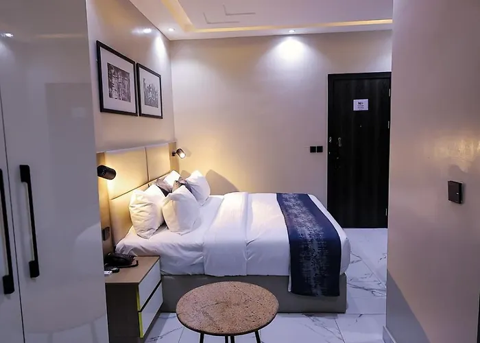 Ringruby Hotel, Oduduwa Way