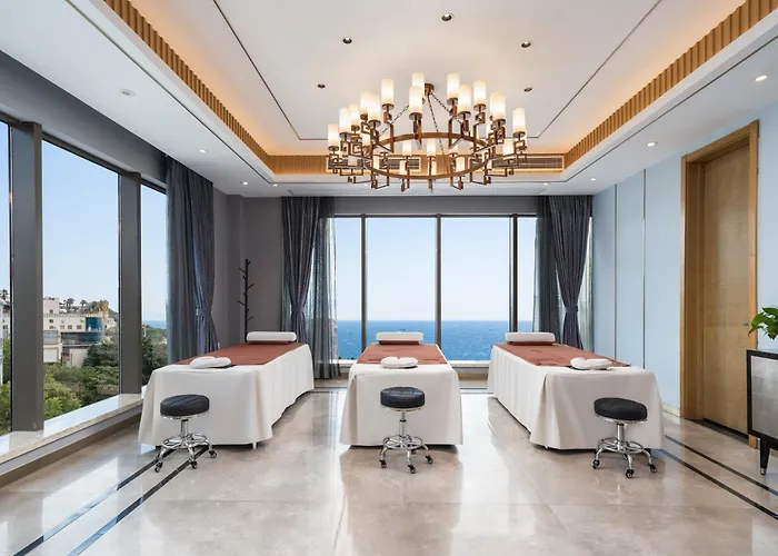 Sanya Dadonghai Seaview Hotel
