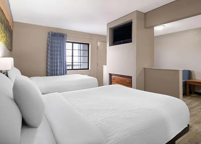 Days Inn & Suites By Wyndham Kokomo