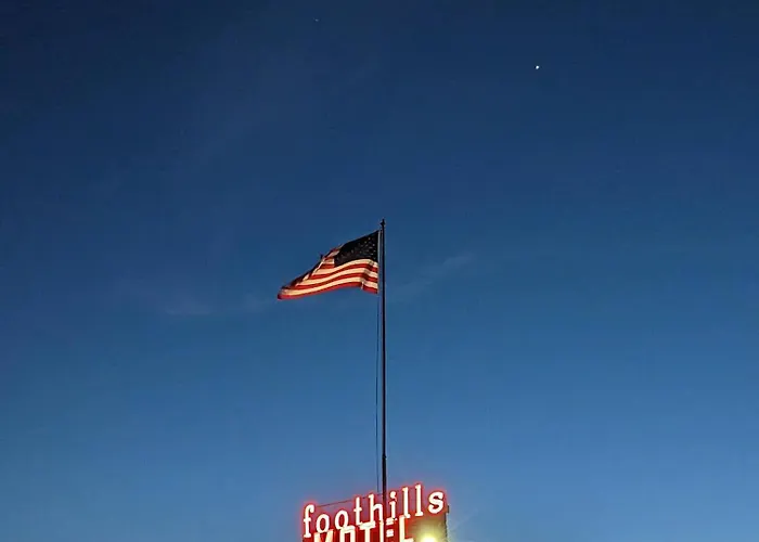 Foothills Motel