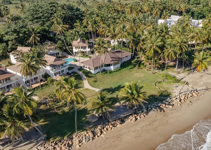 Las Canas Beach Retreat