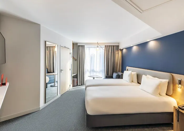 Holiday Inn Express Paris - Poissy By Ihg