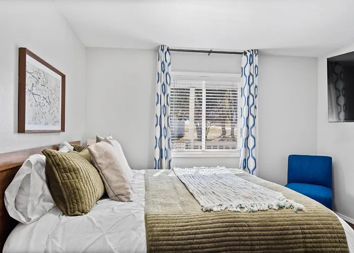 Library Inn - Boutique Rooms - Free Breakfast - Hot Tub