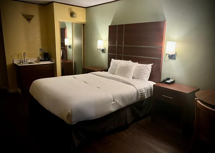 Western Holiday Lodge