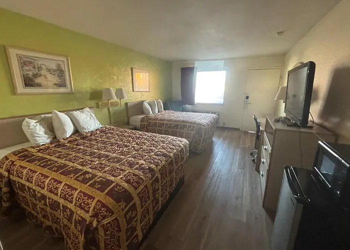 Economy Inn & Suites