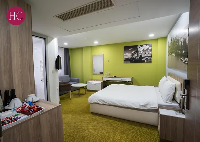 Central Hotel, Fitness And Spa