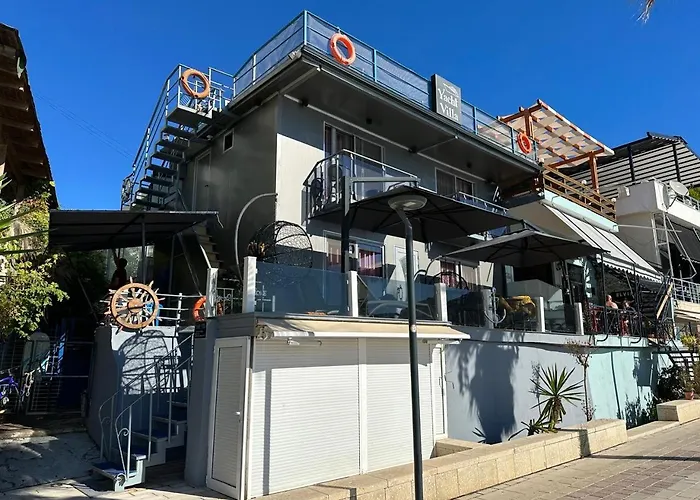 Yacht Villa
