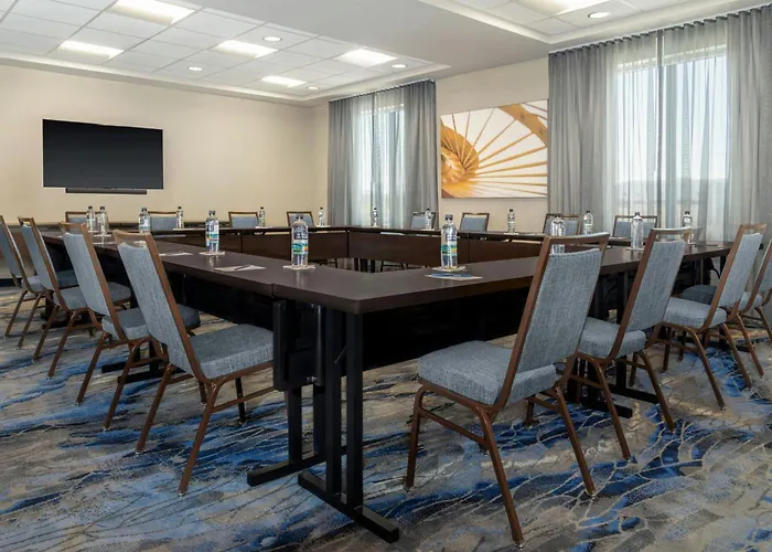 Fairfield By Marriott Inn & Suites Kansas City At The Legends