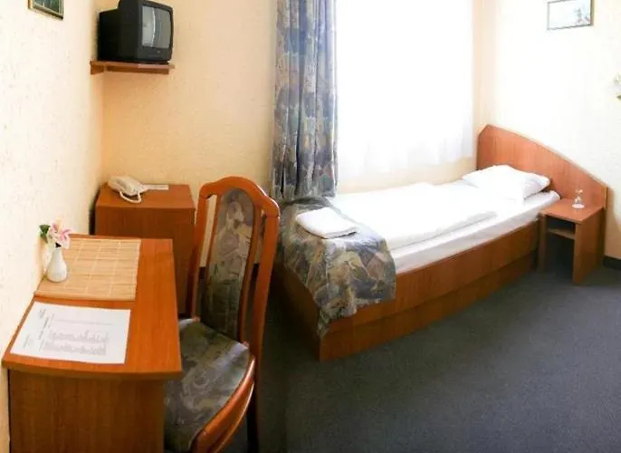 Transit Motel M0 M1 M7 M6
