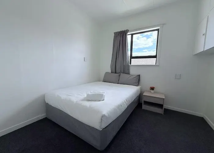 Unit 11 Fenton Summer Lodge Rotorua