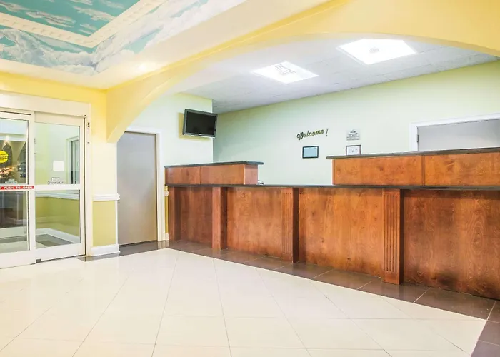 Days Inn & Suites By Wyndham Swainsboro