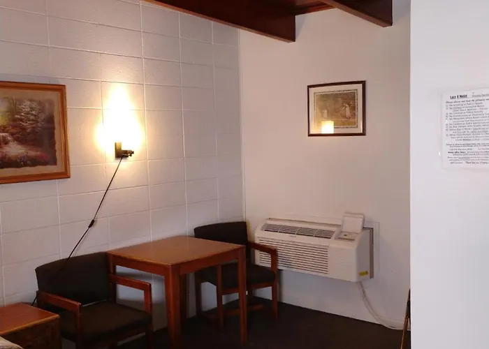 Lazy U Motel