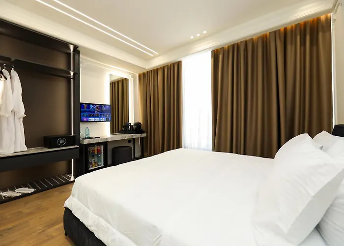 Hotel Adore