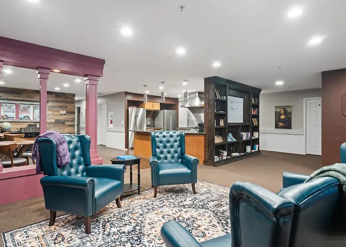 Library Inn - Boutique Rooms - Free Breakfast - Hot Tub