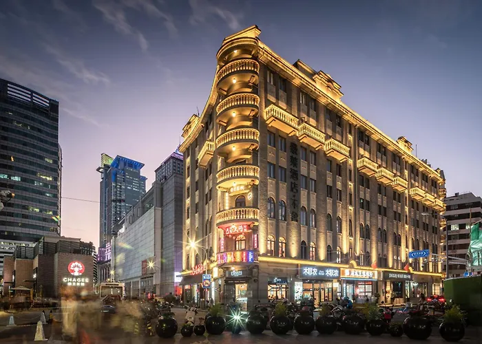 Denpa Inn - Nanjing West Road Metro Station