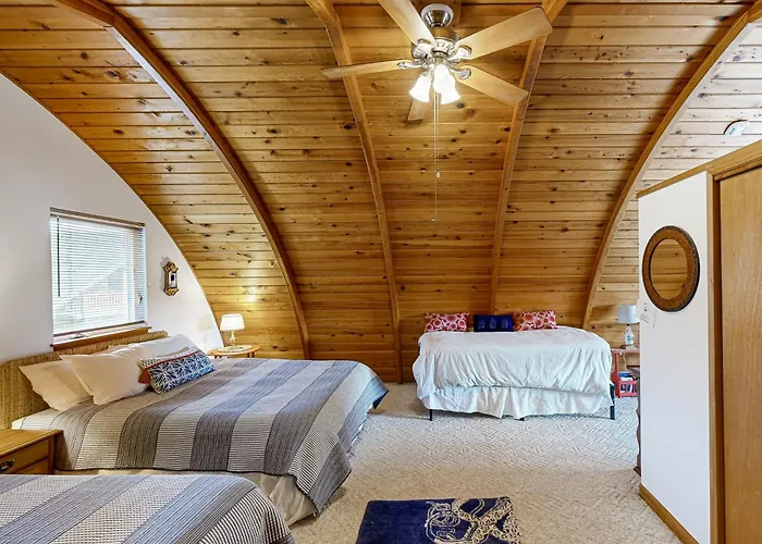 Hallie Hideaway
