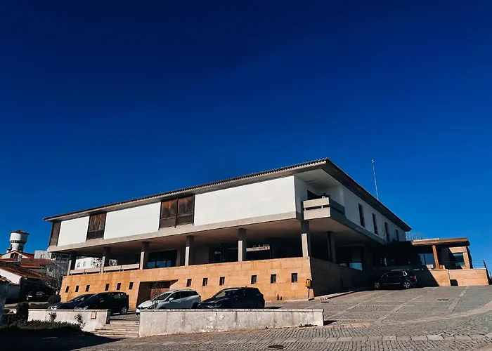 Hotéis em Almeida