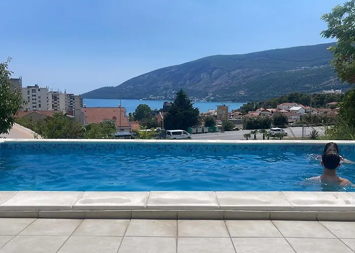 Al Mare Vacation Home