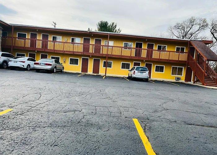 Clayton House Motel