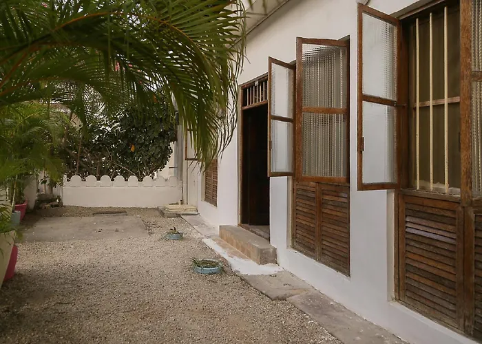 Zanzibar Town Nest Hotel