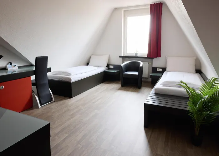 Hotel Villa-Bassermann, stilvoll, 2 Min zum Schloss, schnelles WLAN&Parkplatz
