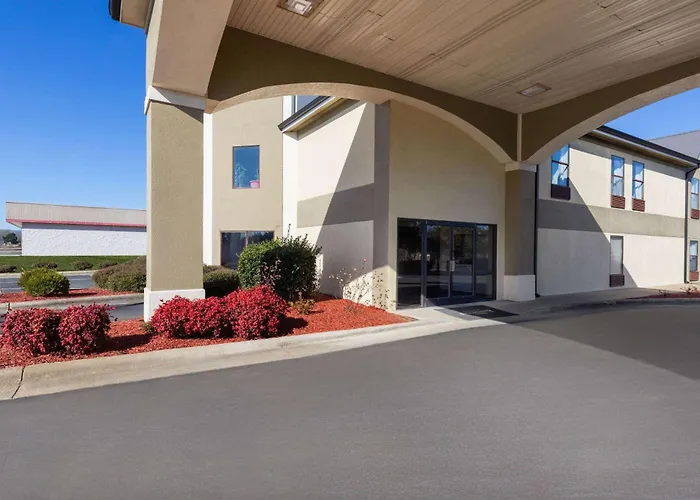 Baymont By Wyndham Creedmoor