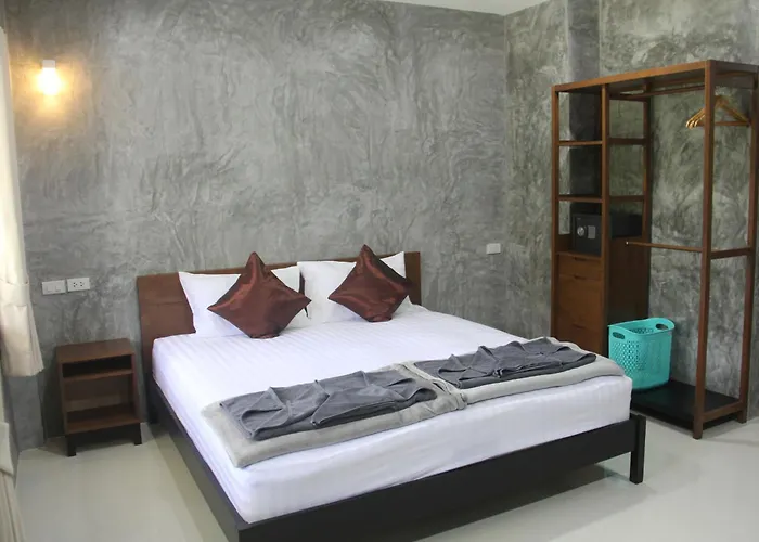 Hotels in Ko Mat Sum