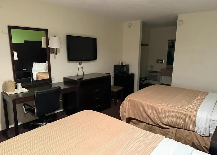 Hollister Inn