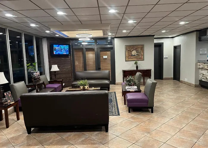 Clarion Inn & Suites Dothan South
