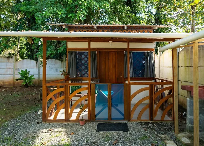 La Casita Beachfront Hideaway Pool Access