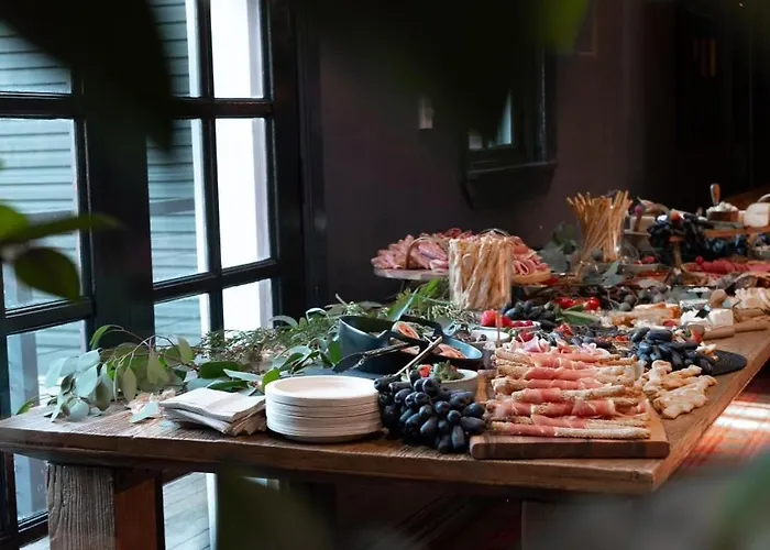 Oberon Hotels