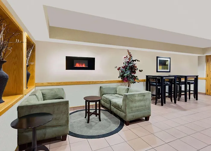 Ramada By Wyndham Marquette